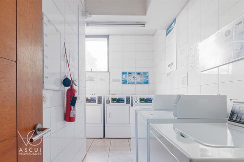 Depto En Venta Las Condes 2 Dorm, 2 Baños. Excelente Estado