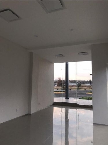 Imagen 4 de 13 de Rento El Mejor Local En El Corredor Industrial De Querétaro