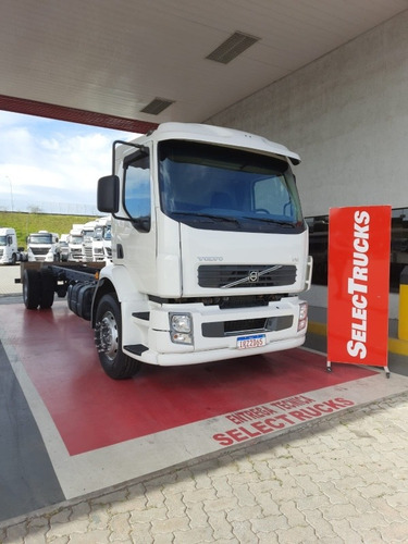 Imagem 1 de 9 de Volvo Vm260 4x2 2011 Chassi Selectrucks