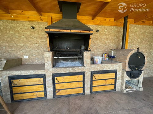 Excelente Casa Aislada En Arriendo De 5d,4b En Padre Hurtado