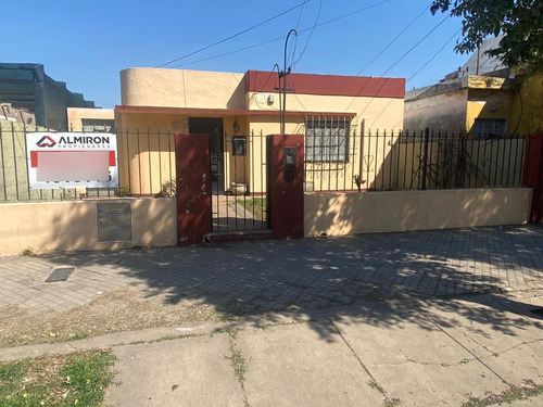 Venta | Casa | 2 Dormitorios | Capitán Bermúdez | Barrio Villa Cassini