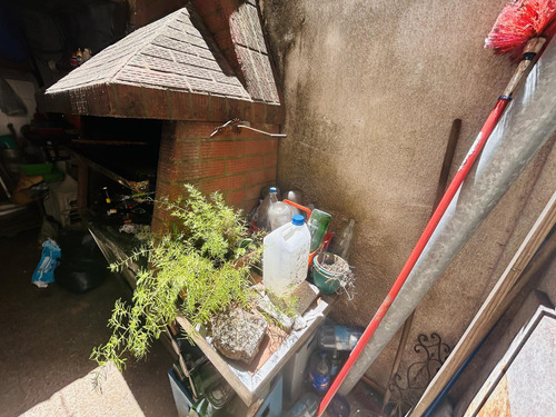 Gran Casa De 4 Ambientes Con Patio - Parrilla -balcón Terraza En Barrio Municipal Floresta