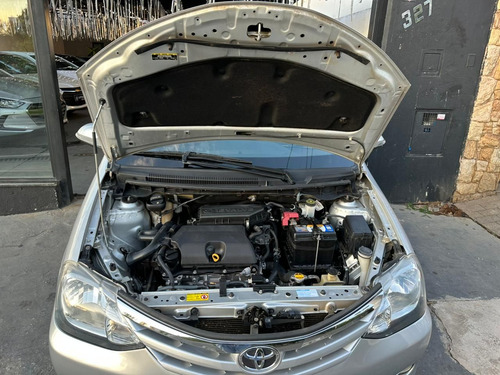 Toyota Etios ETIOS XLS Sedan 1.5 Flex 16V 4p Mec.