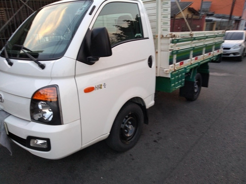 Imagem 1 de 13 de Hyundai Hr 2016 2.5 Hd Cab. Curta S/ Carroceria Tci 2p