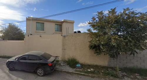 Casa En Remate Bancario En C. Maple, Los Bosques, Monclova, Coahuila (60% Descuento, Excelente Plusvalía) ¡gran Oportunidad De Inversión! - Sk12
