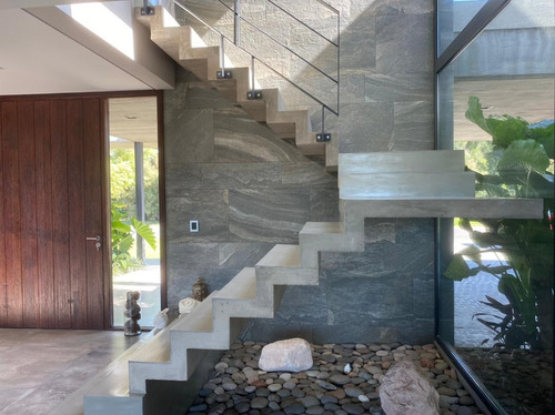 Casa En Venta Ubicado En El Yacht, Nordelta, G.b.a. Zona Norte