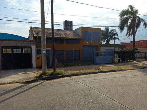 Imagen 3 de 17 de Vendo !!! Galpon Mas Local - B° San Rafael-