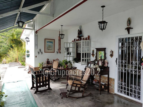 Se Vende De Casa En La Urbanizacion Colinas De Pasatiempo San Antonio De Los Altos Rz