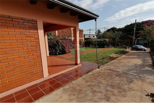 Vendo Casa De 4 Habitaciones Y 3 Baños.