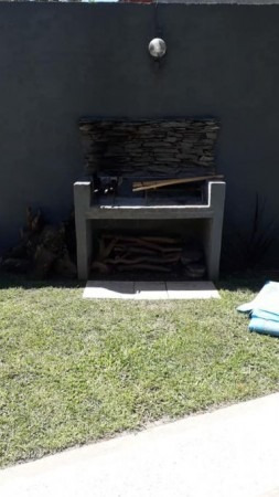 Imagen 7 de 7 de Casa 7 Ambientes Permuta Se Financia
