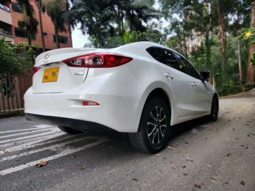 Mazda 3 2.0 Touring At