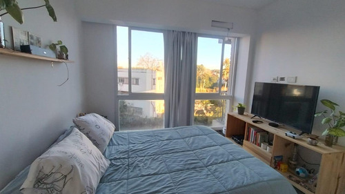Departamento En Venta De 2 Ambientes En Olivos Con Cochera Y Balcón