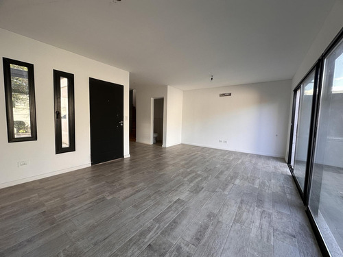 Venta Casa Condominio De 2 Dormitorios A Estrenar En Rosario- Fisherton