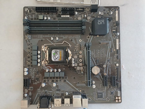 Placa-mãe Gigabyte B560m-dsh3 C/ Defeito Marrom-escuro (Usado)