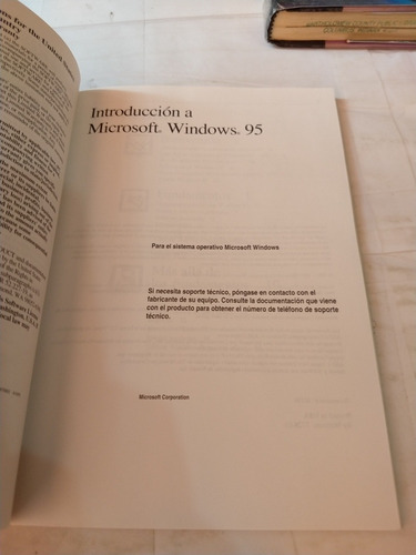 Presentando Microsoft Windows 95 Microsoft Corporation (Usado)