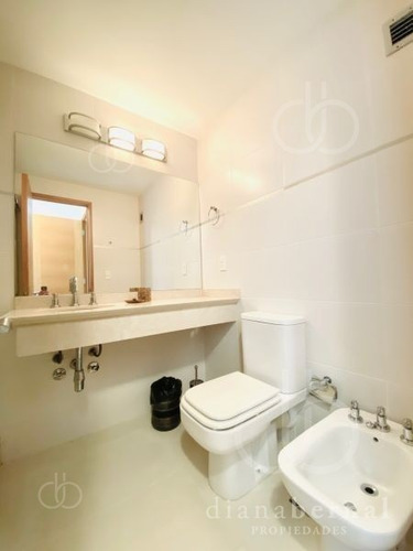 Imagen 15 de 17 de Venta De Apartamento 2 Dormitorios Con Vista Al Mar En Playa Mansa, Punta Del Este- Ref: 54462