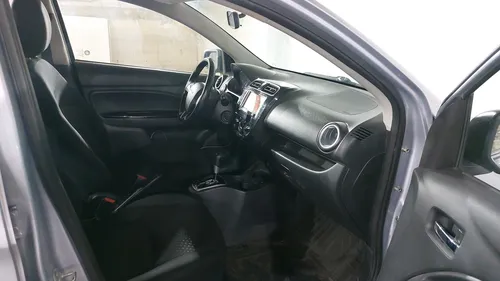 Dodge Attitude 1.2 SXT CVT