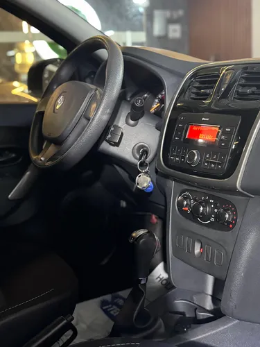 Renault Logan 1.6 Expression / Life +