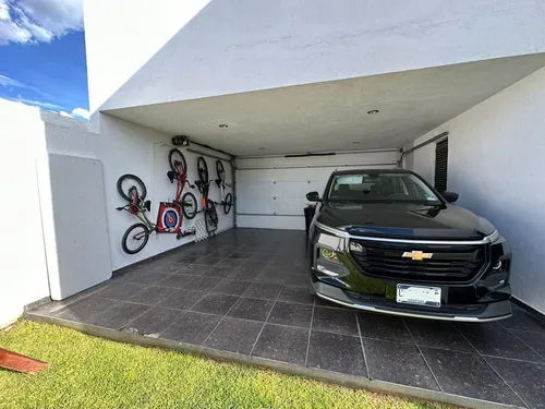 Se Vende Casa En Hacienda Real Tejeda, Gran Ubicación, Estancia Amplias