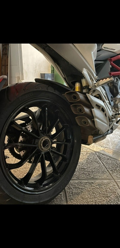 Imagen 6 de 10 de Ducati Hyperstrada