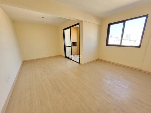 Imagem 1 de 18 de Apartamento De 02 Dormitórios Para Comprar Em Santa Maria Com Suíte Sacada E Churrasqueira - 20434