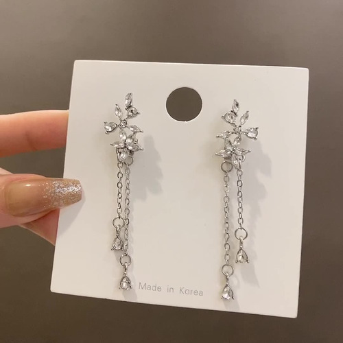 Aretes De Plata Mujer Incrustado De Diamantes Con Centro