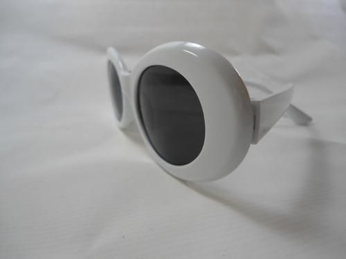 Gafas Rockstar Nirvana ovaladas, Kurt Cobain, Seattle, montura fija, color blanco, color varilla, blanco, color de lente: negro