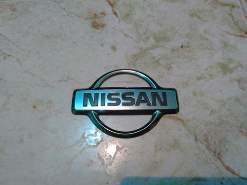 Emblema Nissan Sentra