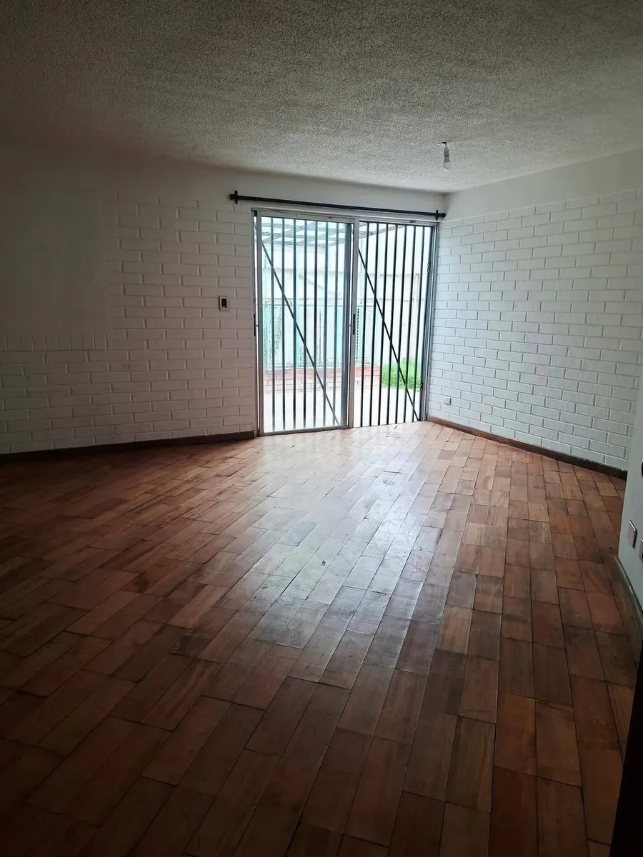 Imagen 4 de 11 de Se Vende Hermosa Casa De 3 Pisos.