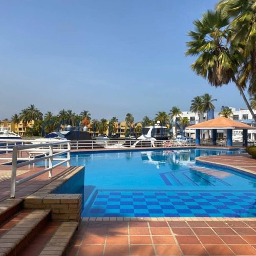 Cgi+ Luxury Vende Apartamento, Punta Marina, Lecheria 