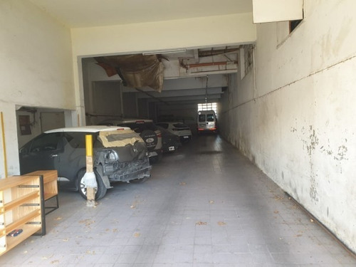 Imagen 9 de 18 de Local Con Galpon Y Oficinas A Reciclar Ideal Deposito