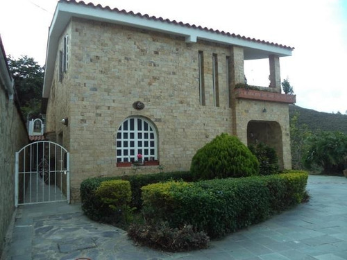 Hermosa Casa Remodelada En San Antonio De Los Altos  24-5513ag 