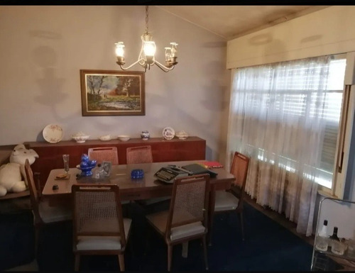 Se Vende Chalet En Nvo Paris. 2.097mts Terreno, 390 M2 Const