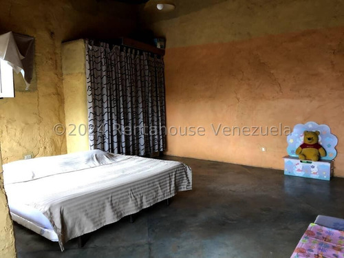 Ana Torres. Casa En Venta 2417736 En Sabaneta