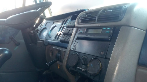 Imagem 3 de 8 de Vw 7100 Baú 2001
