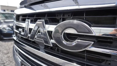 JAC Frison DOBLE CABINA TM