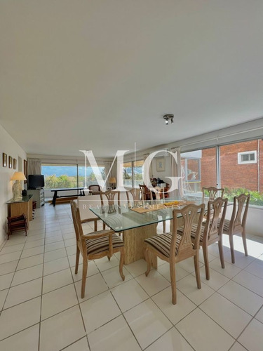 Imagen 8 de 24 de Venta Apartamento 3 Dormitorios Frente Al Mar Playa Mansa
