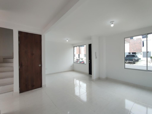 Casa En Arriendo En Los Patios. Cod A28951