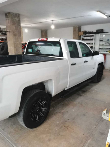 Imagen 3 de 11 de Chevrolet Silverado 2016 5.4 2500 Doble Cabina Ls 4x2 At