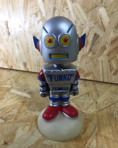 Funko Wacky Wobbler Robot Xr-3000 Descatalogado En Stock