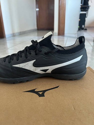 Chuteira Society 41 Mizuno Regent As Preta Usada 1 Vez (Usado)