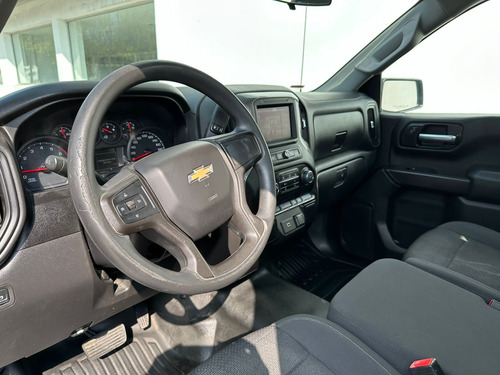 Chevrolet Silverado 4.3 V6 1500 WT Cabina Regular 4x2 At