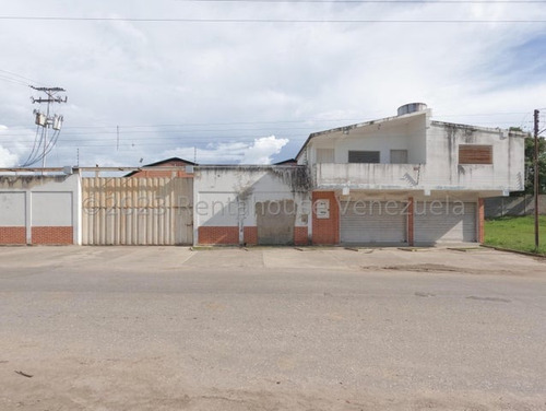 Galpones En Venta Cabudare, Gisselle Lobo Vende 02 Galpones De 485m2 Posee Sala Comedor Cocina Y Terraza Planta Electrica Luz Trifasica Cava Cuarto 2 4 4 6 5 2