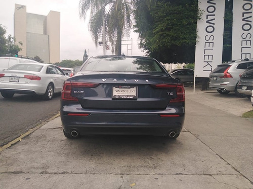 Imagen 10 de 12 de Volvo S60 Momentum 2020