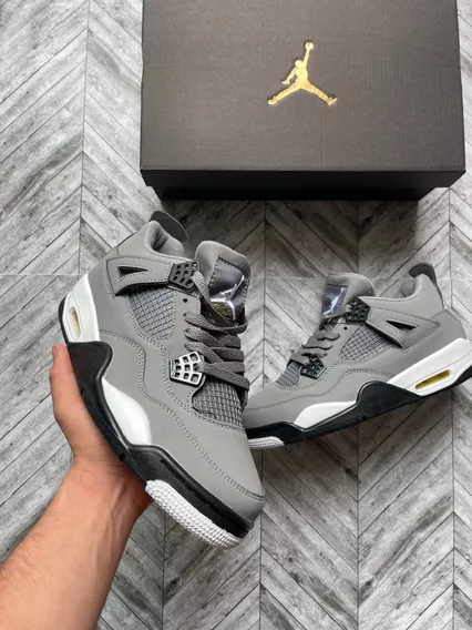 Tenis Jordan 4 Gris Talla 26