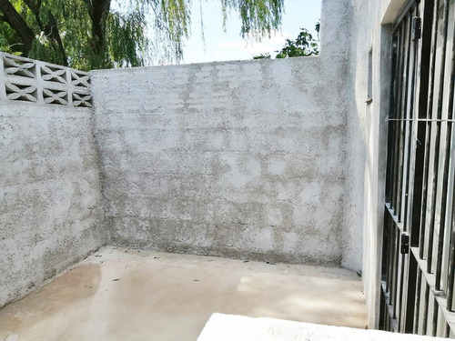 Venta Monoambiente Con Patio Peñarol