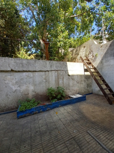 Joanico Y Centenario Planta Baja De 1 Dorm Y Patio