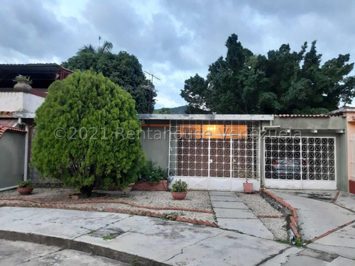 Amplia Casa-quinta Ubicada En Zona Emblematica De La Ciudad De Valencia