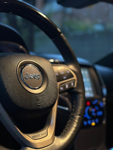 Jeep Grand Cherokee 5.7 Summit