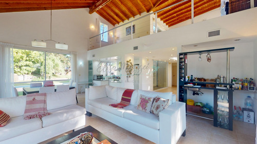 Casa En Venta - Zona Golf Pinamar